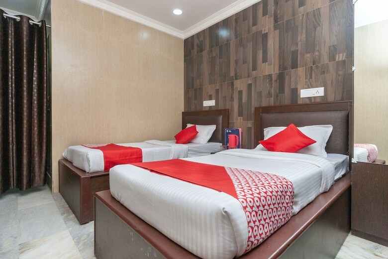 Hotel Oyo 13006 Arumbakkam Inn