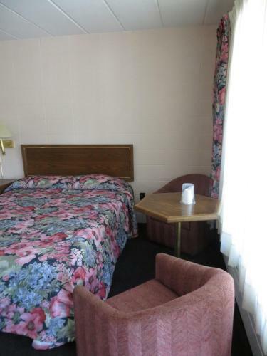 Parkway Motel