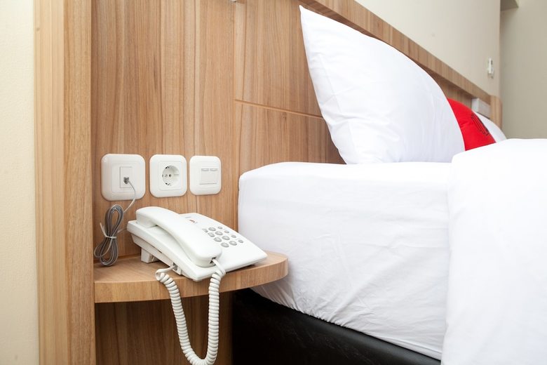 Hotel Reddoorz Plus Near Pasundan University