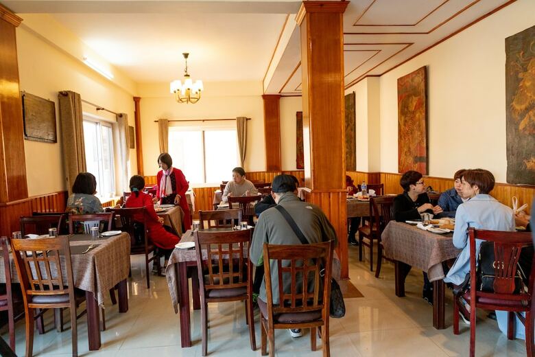 Hotel Mukhum International