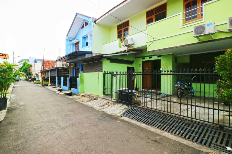 Hostal Kabin Kapsul Kayu Jati I - Hostel