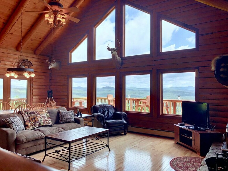 Majestic Vista Mountainside Cabin