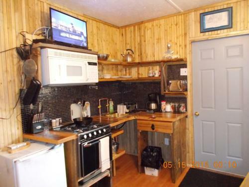 Bone Creek Wilderness Retreat