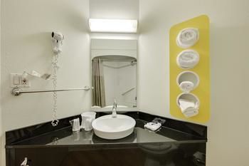 Motel 6 - Toronto - Brampton