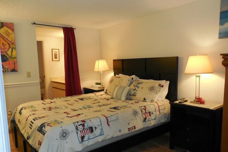 Royal Mansions Resort