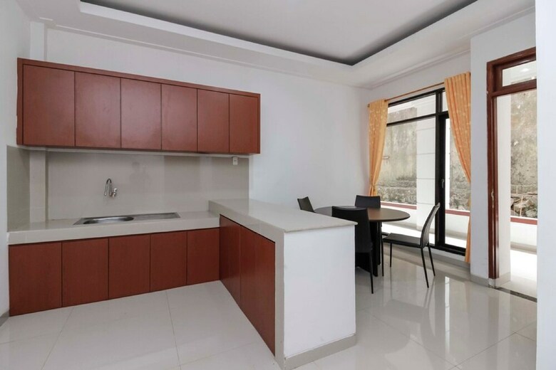 Hotel Reddoorz Plus Near Ragunan Zoo