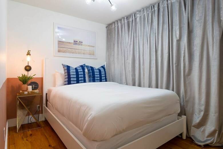 Domio Germantown Massive 8br Comprised Of 2 4br Suites