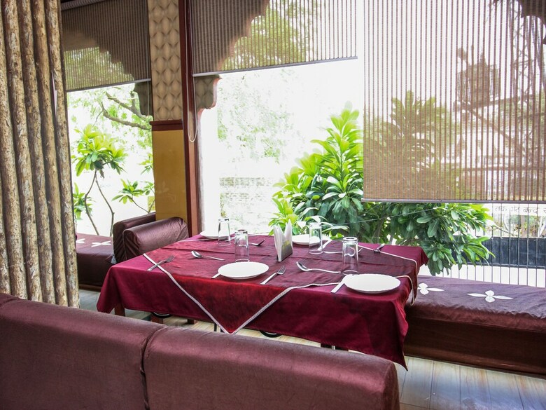 Hotel Oyo 15214 Mahal Rajwada Resort