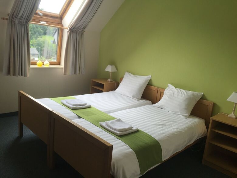 B&B Am Knittenberg - Near Skiliftkarussell Winterberg