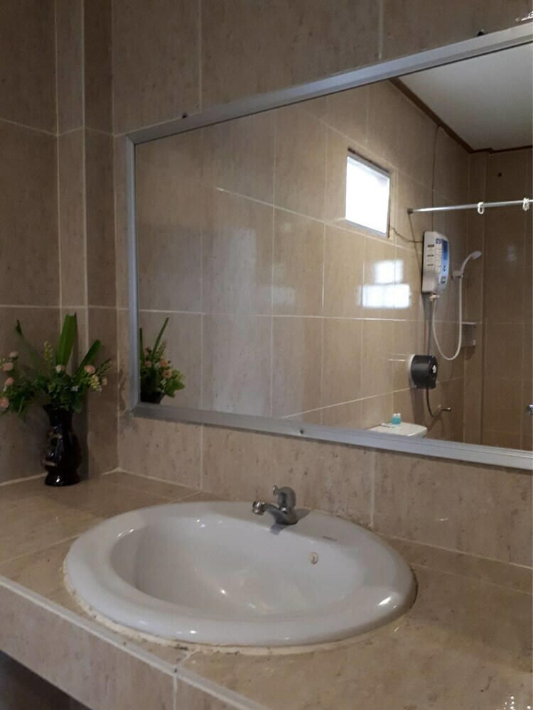 Hotel Karuna Resort
