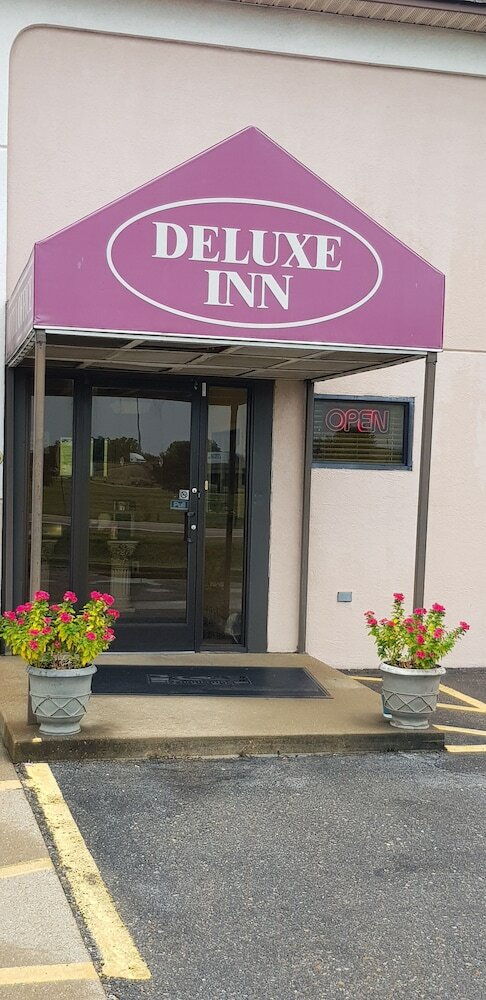 Motel Deluxe Inn