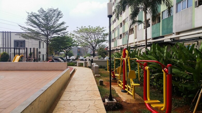 Homey Apartment @ Sentra Timur Residence