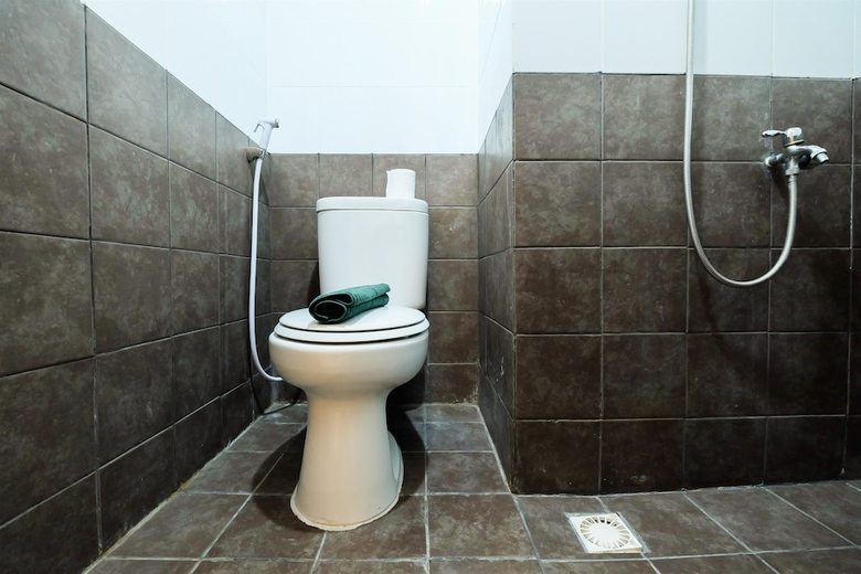 Easy Access To Mall Green Pramuka Apartment