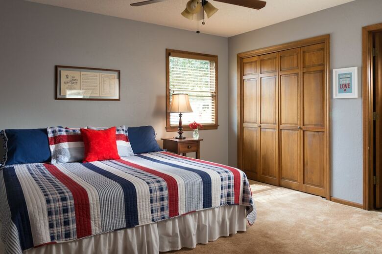 Bed & Breakfast Cedar Crest Lodge