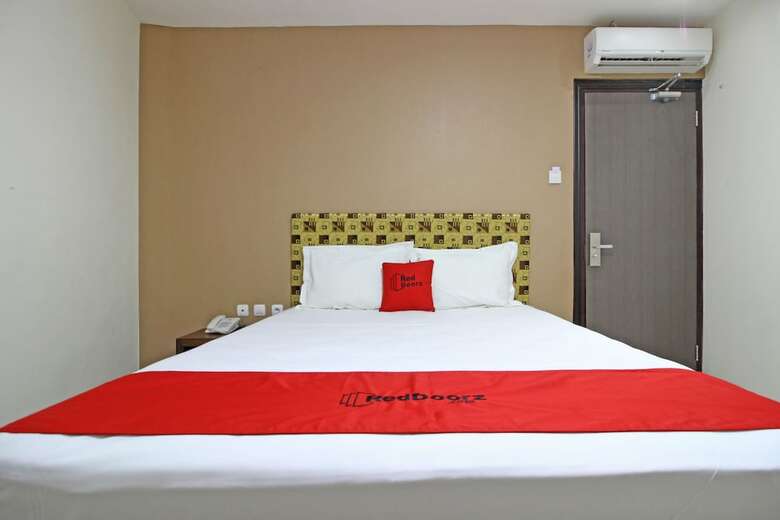 Hotel Reddoorz Near Uns Solo