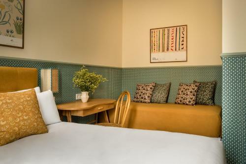 Hotel Bypillow Abril