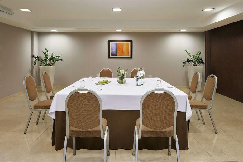 Hotel NH Santa Cruz De Tenerife