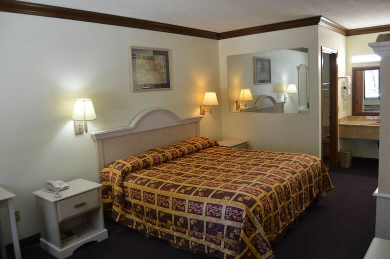 Motel Economy Inn - Akron