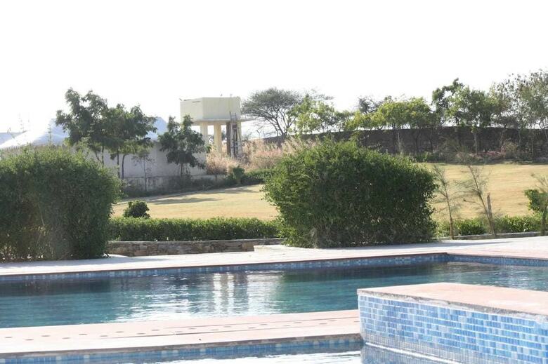 Hotel Rasik Priya Resort
