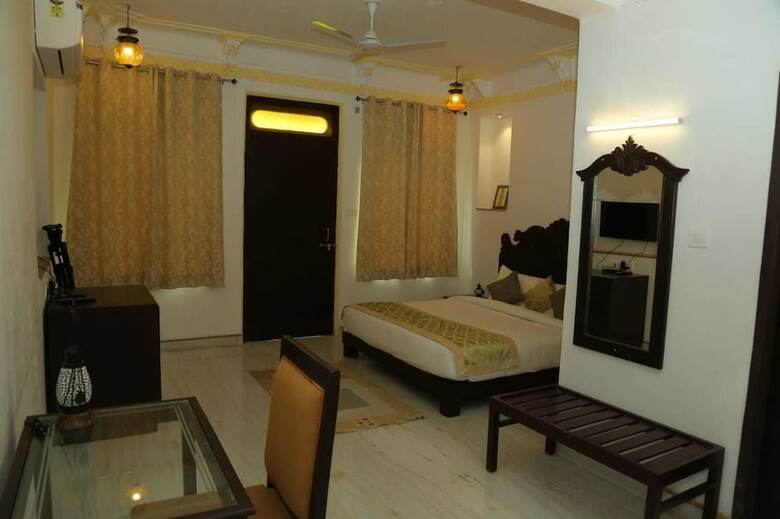 Hotel Rasik Priya Resort