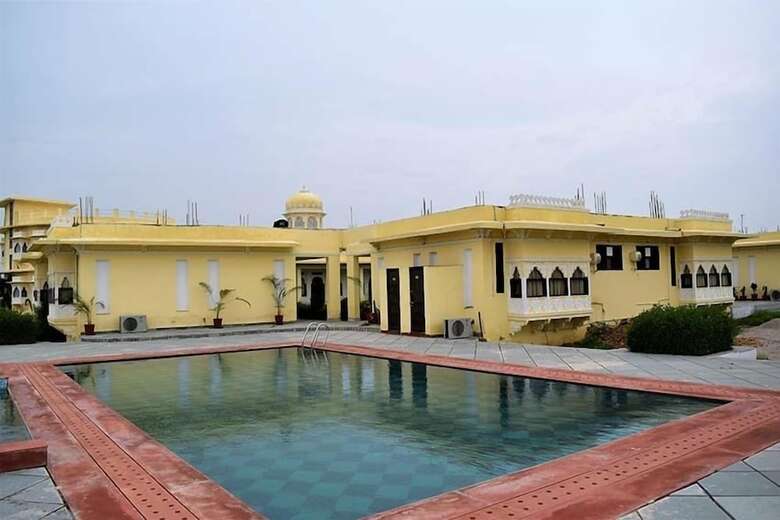 Hotel Rasik Priya Resort