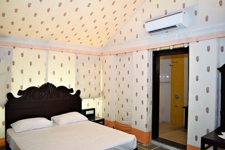 Hotel Rasik Priya Resort