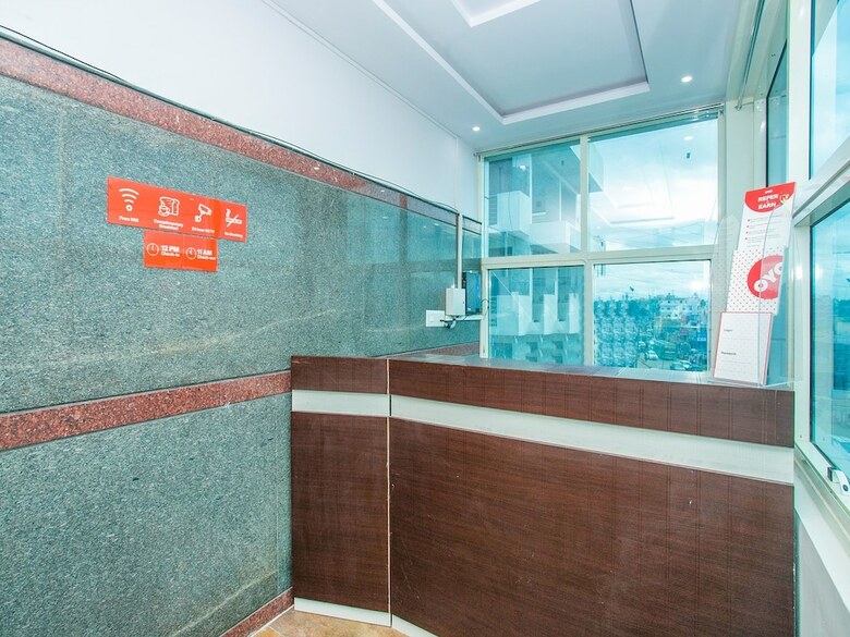 Hotel Oyo 16405 Rg Residency