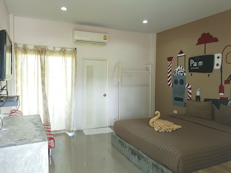 Hotel The Palm Village