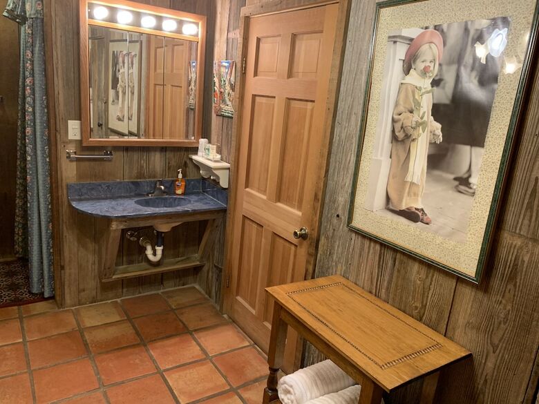 Kuebler Waldrip Haus Bed And Breakfast