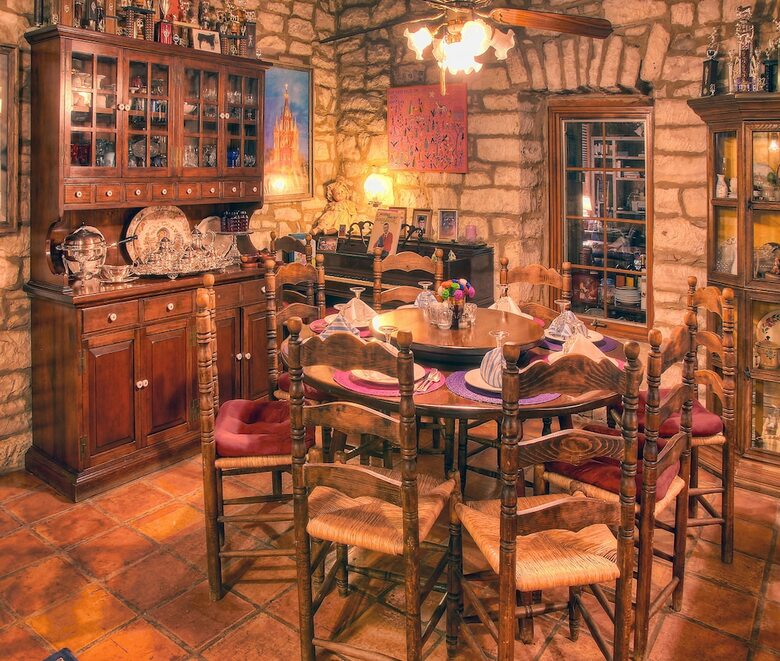 Kuebler Waldrip Haus Bed And Breakfast