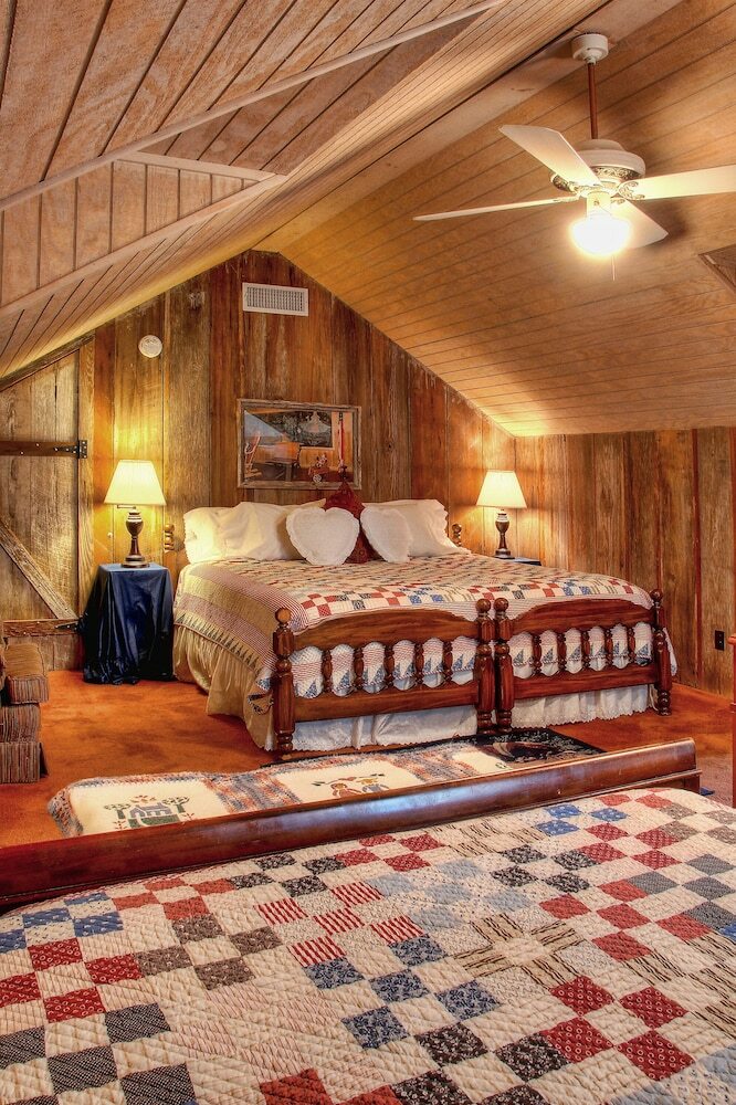 Kuebler Waldrip Haus Bed And Breakfast