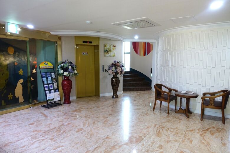 Prince Hotel