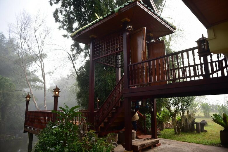Hotel Riverside Home
