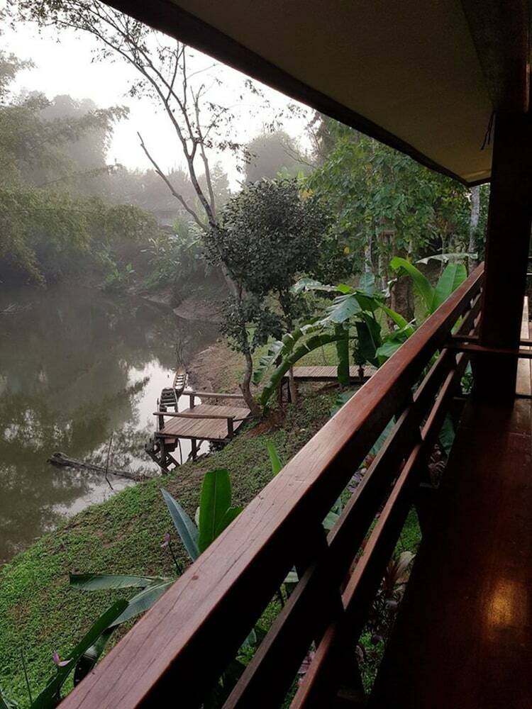 Hotel Riverside Home