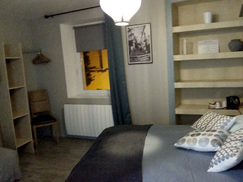 Hotel Le Caf� Des Fleurs Chambres D'h�tes