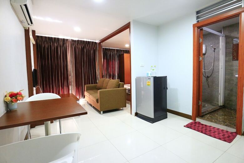 Hotel You House Residence