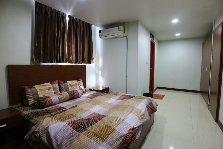 Hotel You House Residence