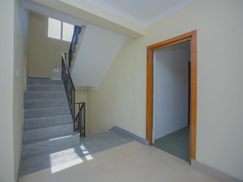 Oyo 246 Tensar Hotel