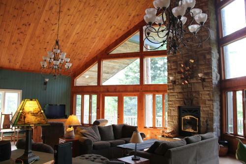 Hotel Trout Point Lodge Of Nova Scotia