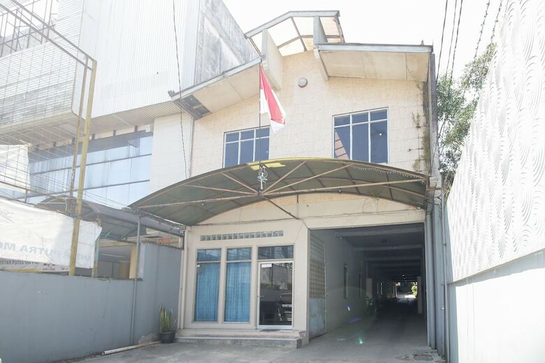 Hotel Airy Eco Raya Lembang 198 Bandung