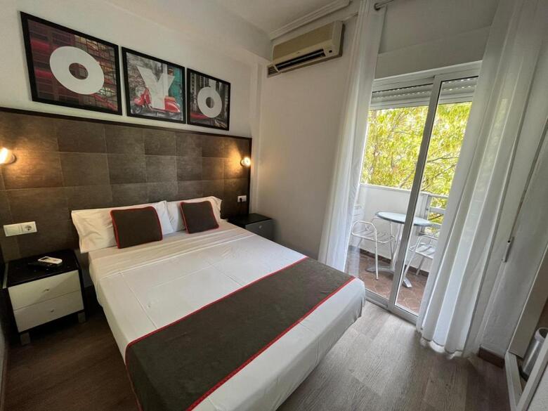 Hotel Hello Feria