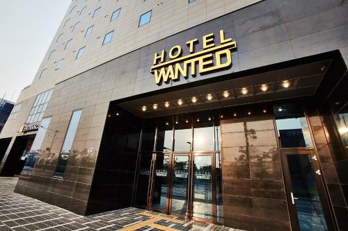 Hotel Wanted