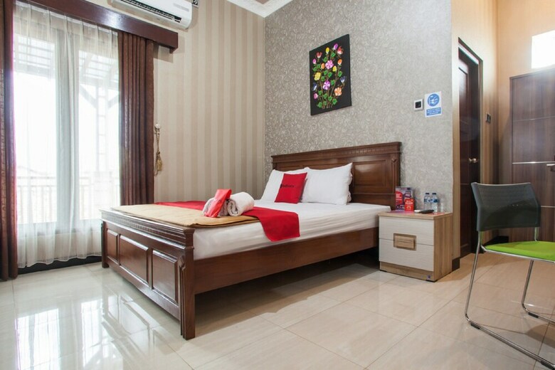 Hotel Reddoorz Syariah Near Basuki Rahmat
