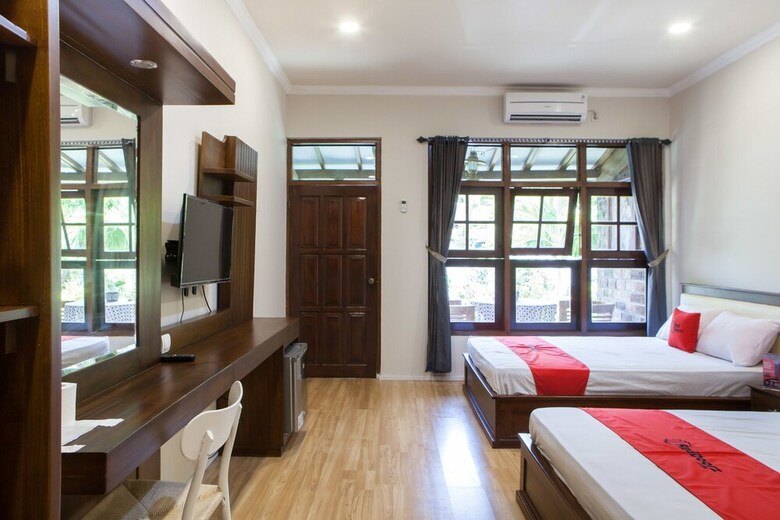Hotel Reddoorz Plus Near Mall Roxy Banyuwangi