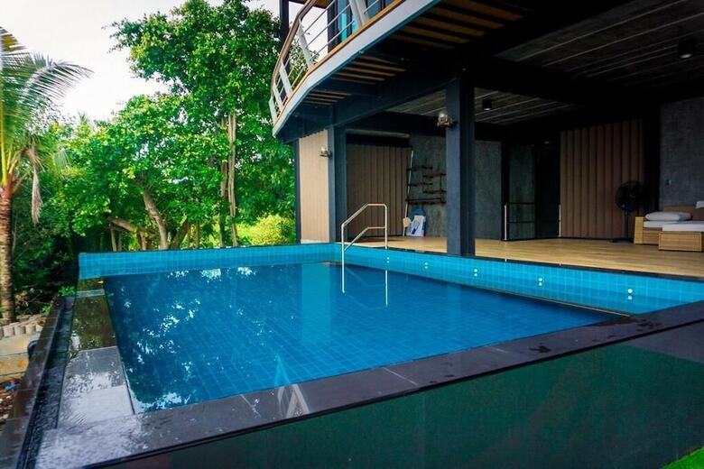 Hotel Bangpakong Boat Club