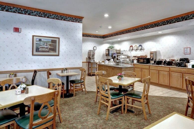 Hotel Lancaster Inn And Suites