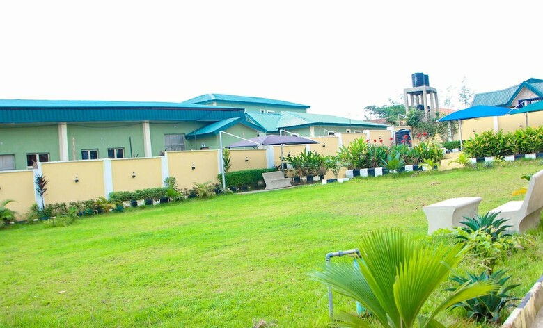 K-yellow Hotel & Resort