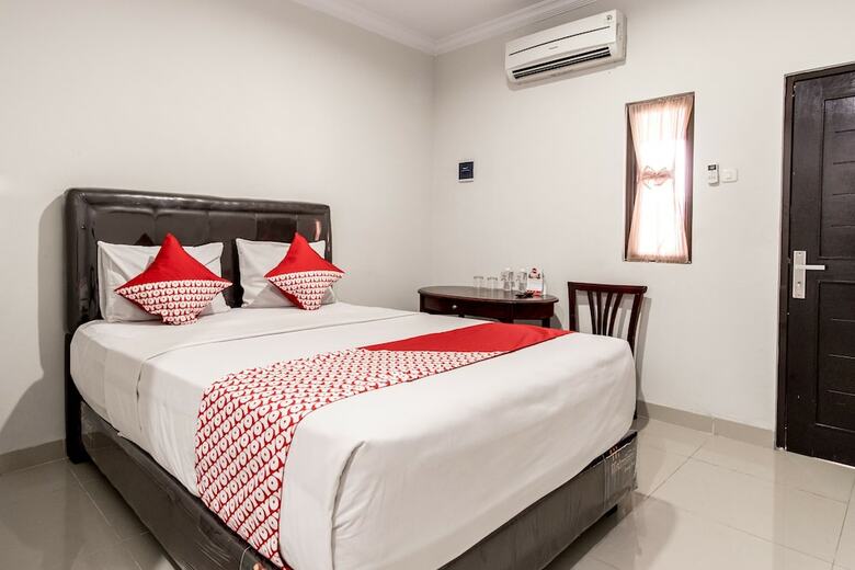 Hostal Oyo 283 Helvetia Residence