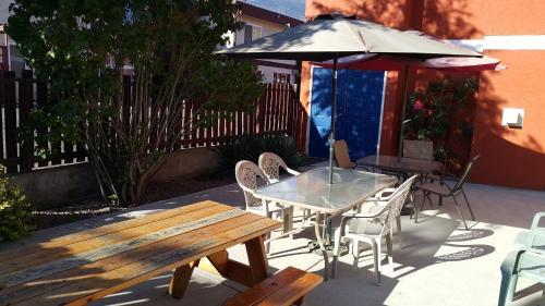 Motel Cactus Tree Inn