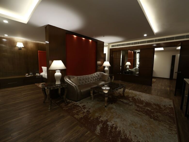 Hotel Zone By The Park Jammu